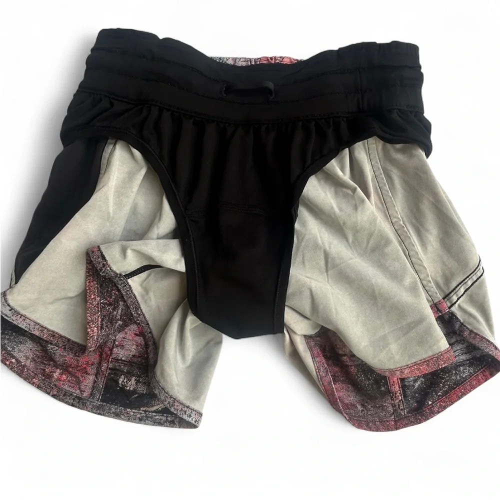 Lululemon Tracker 4” Shorts Women’s 4 Galaxy Splatter Black Pink Lined Running
